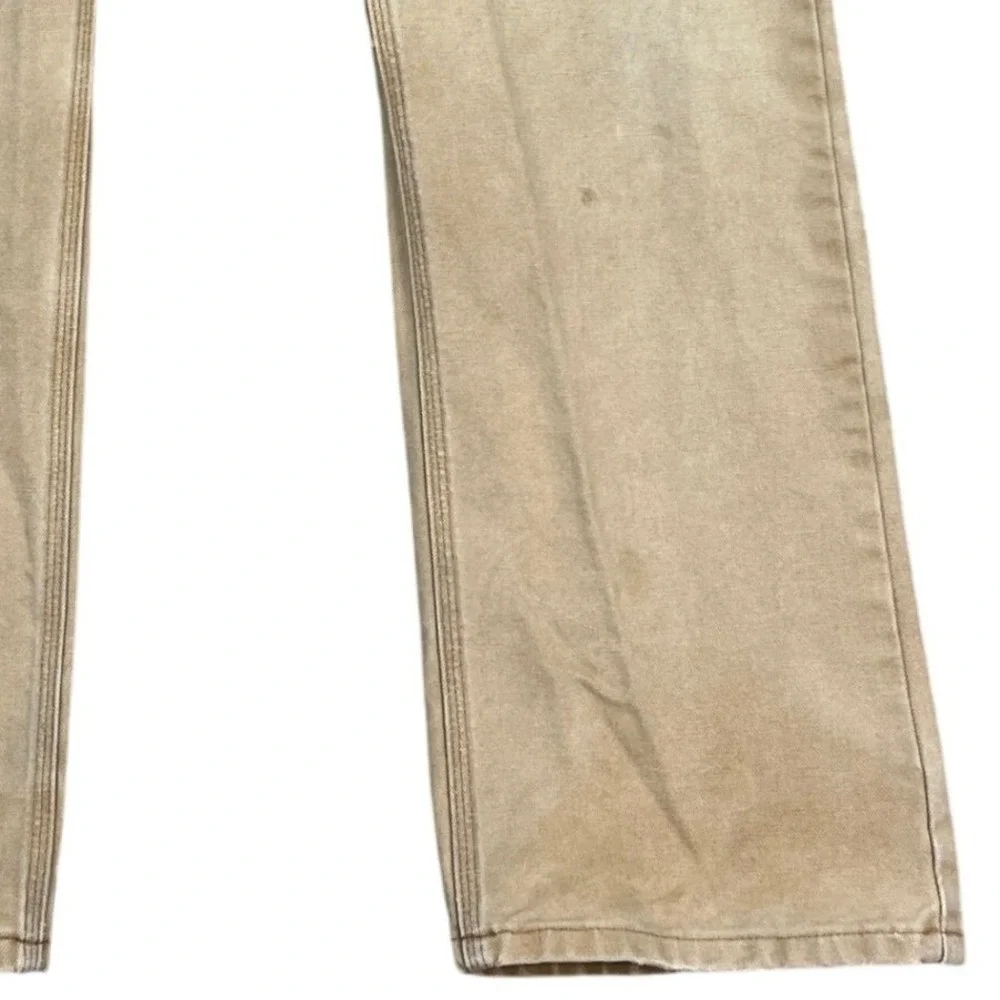 Carhartt there visible